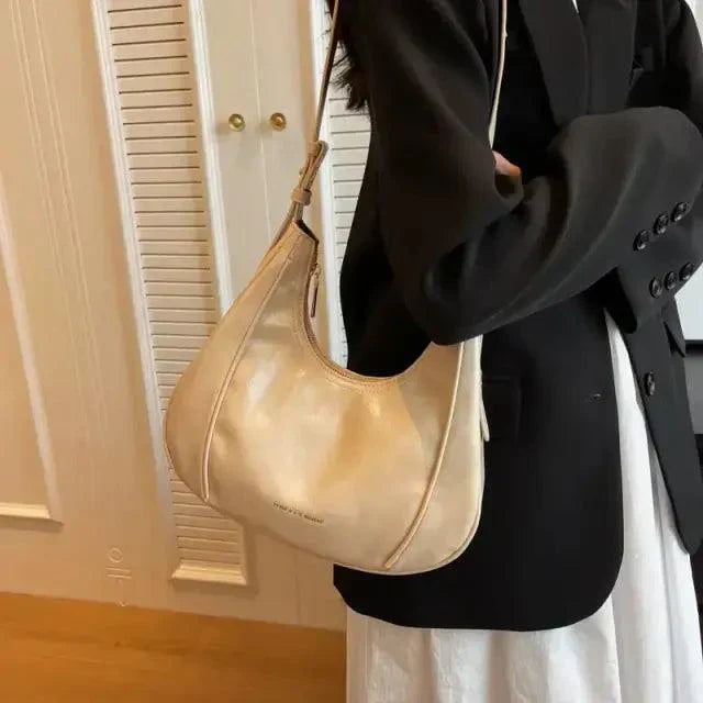 Medium Hobo Bag - Gabriela
